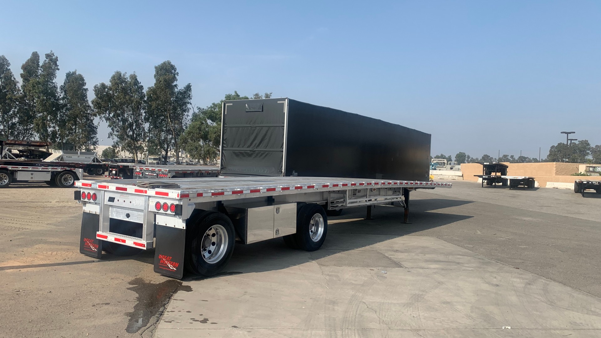 2013.0 EAST Flatbed 15672 New & Used Semi Trailers for Sale & Lease