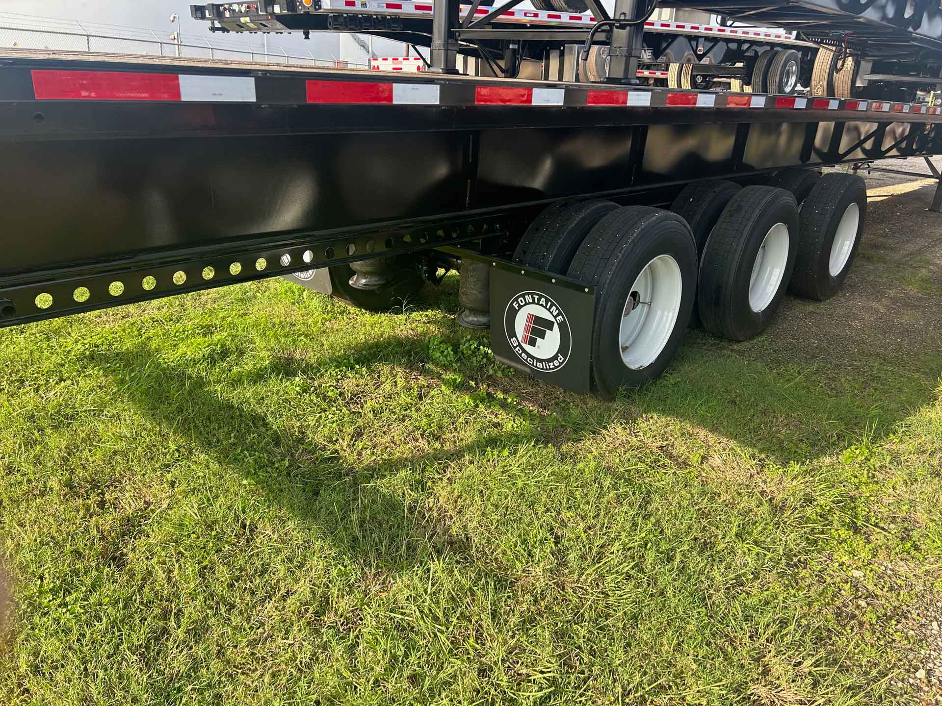 2025 FONTAINE Extendable Flatbed 24930 New & Used Semi Trailers for
